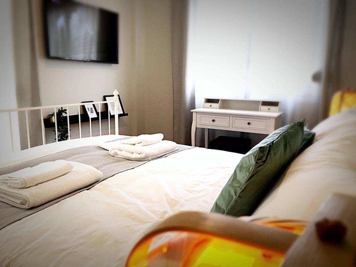 Victoria 5Star / 5Br Bigapt / Sauna / 2Min To Metro Афіни Екстер'єр фото